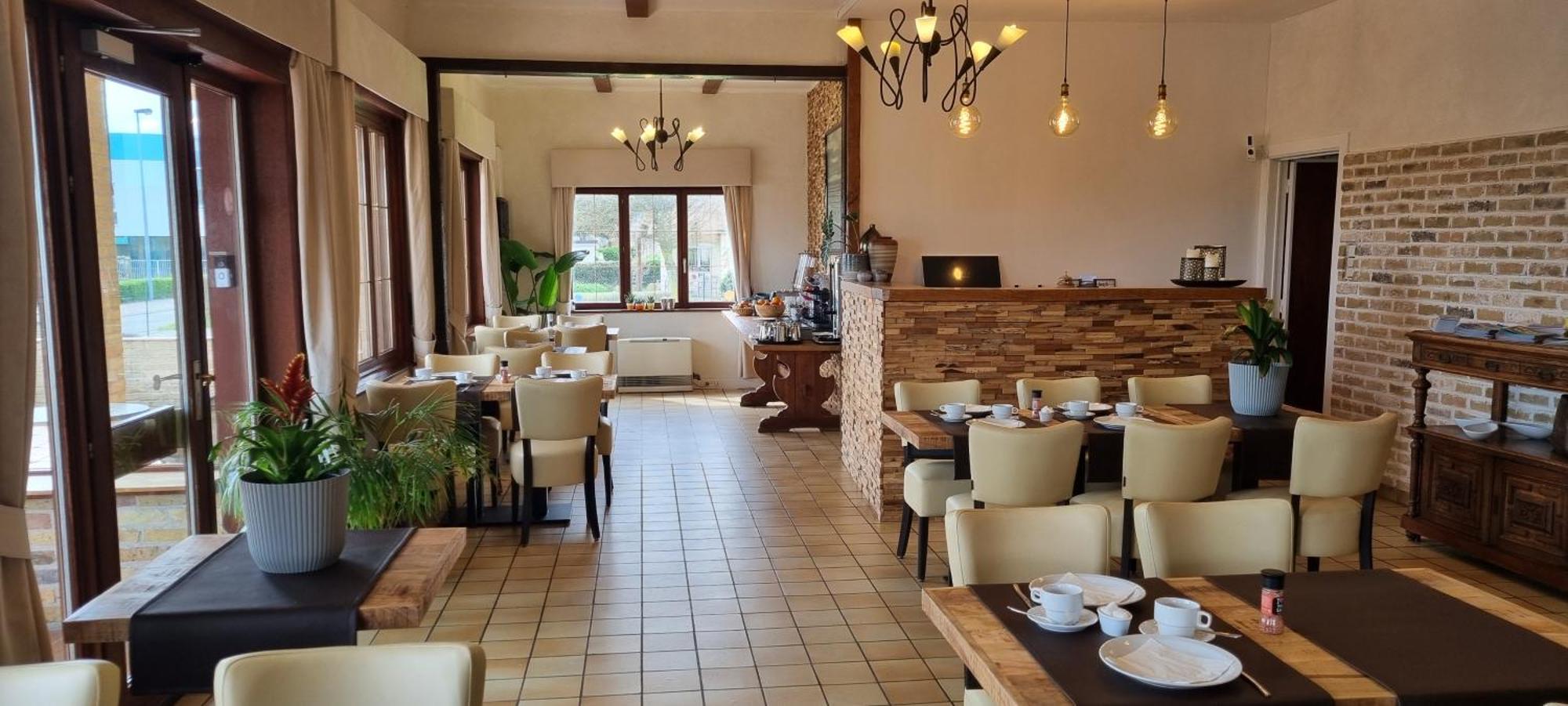 Hotel Westendia And Free Parking Top Breakfast Westende Exteriör bild