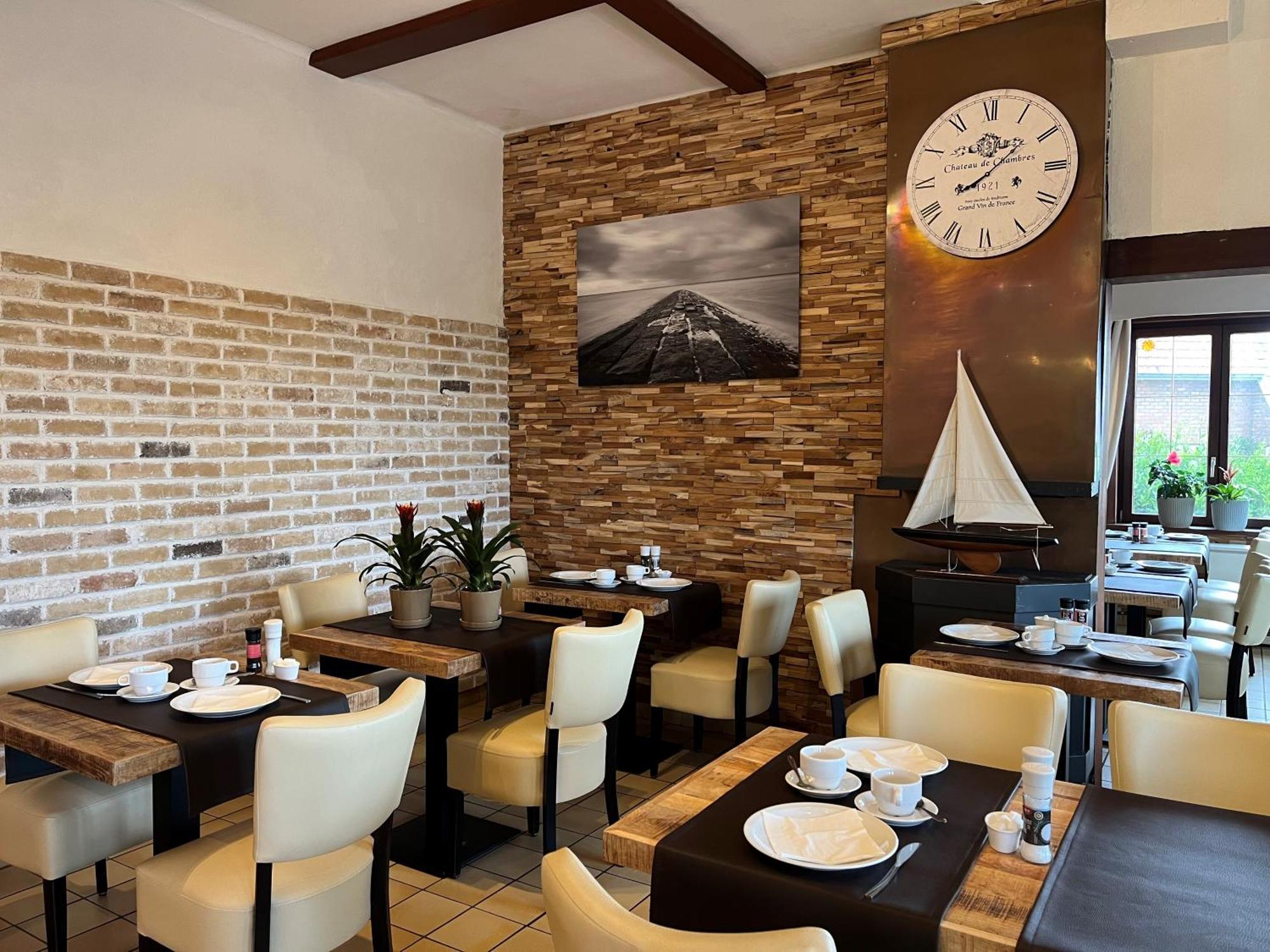 Hotel Westendia And Free Parking Top Breakfast Westende Exteriör bild