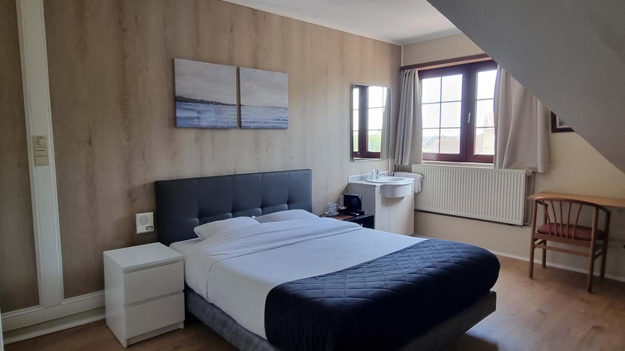Hotel Westendia And Free Parking Top Breakfast Westende Exteriör bild
