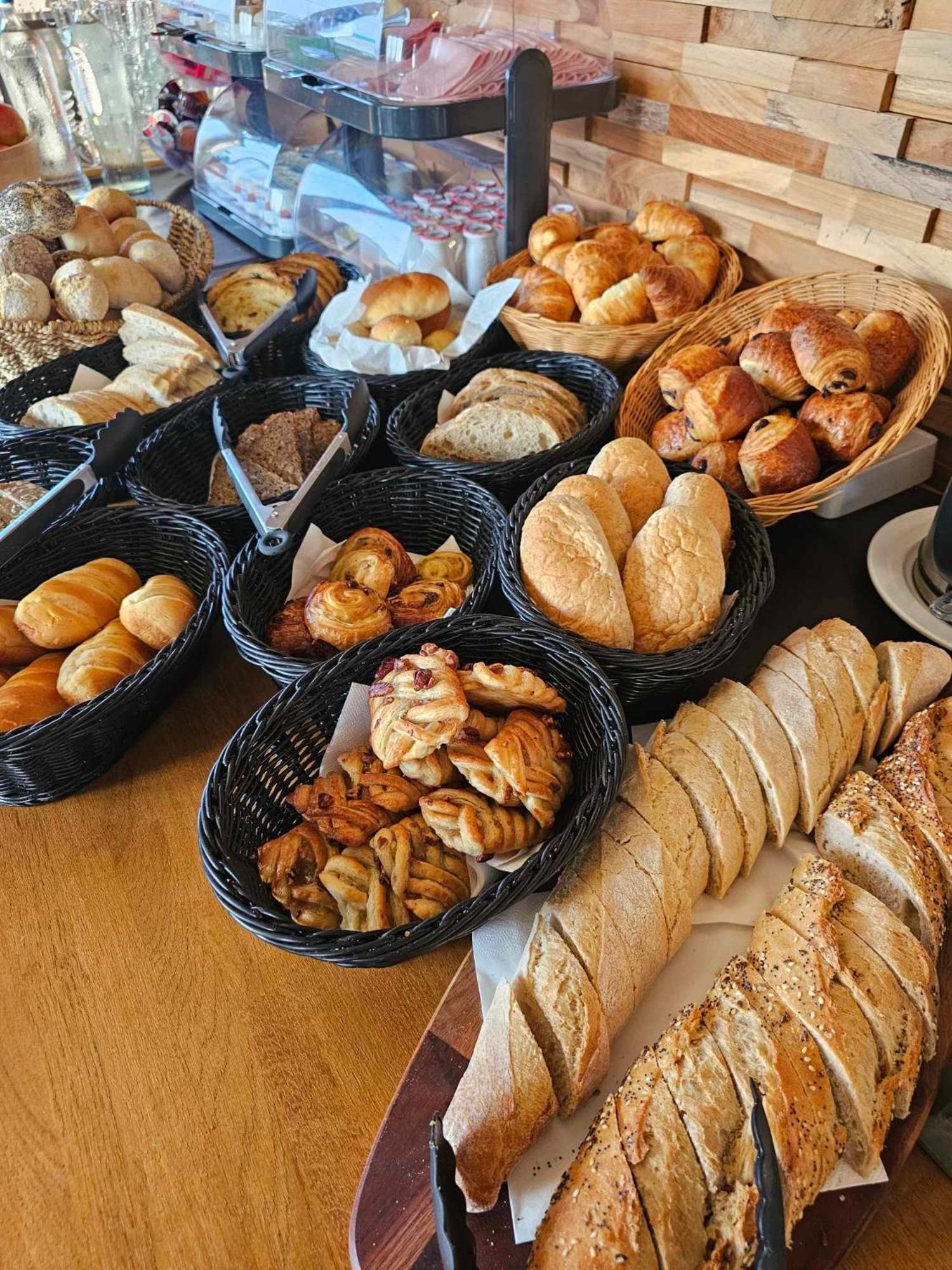 Hotel Westendia And Free Parking Top Breakfast Westende Exteriör bild